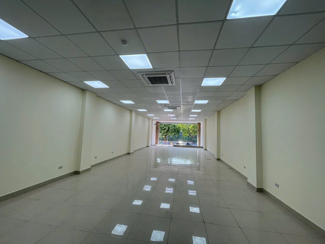 DUY NHẤT 1 CĂN NHÀ MẶT PHỐ NGUYỄN XIỂN – KINH DOANH ĐỈNH – 6 TẦNG THANG MÁY. Diện tích: 82m²   Giá: - Ảnh 1