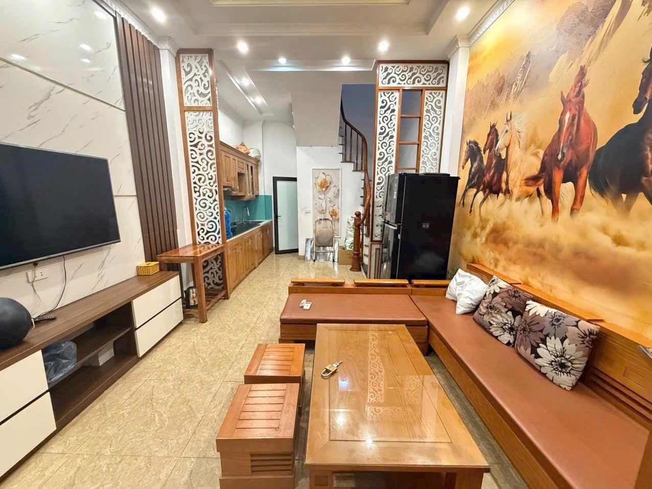 Bán nhà ô tô vào tại Đông Dư Gia lâm xây 4 tầng đủ nội thất hơn 4 tỷ - Ảnh 1