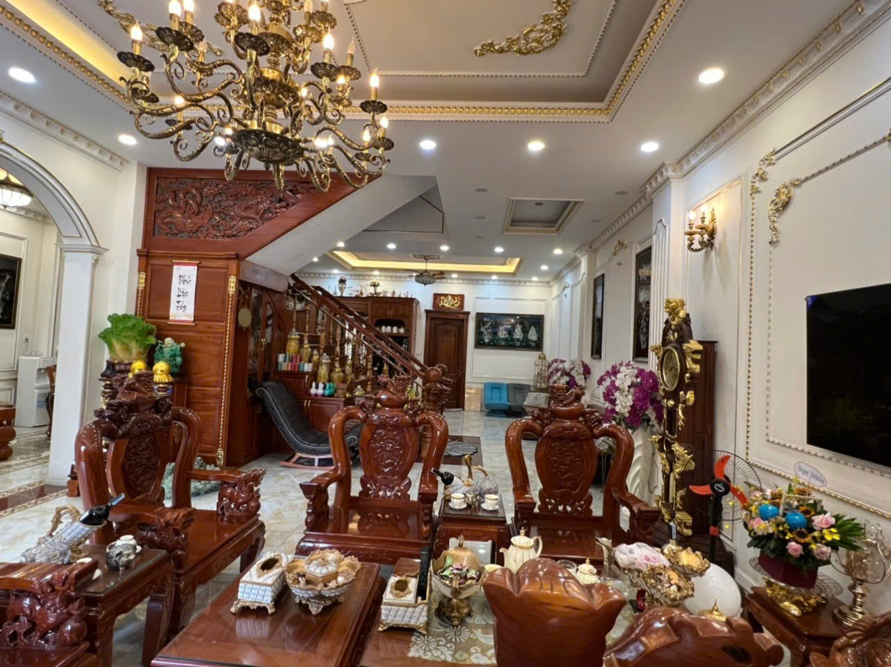 Bán Biệt thự đẳng cấp 4 lầu ngang 12m ngay KDC Cityland P.10 240m2 tiện ích VIP chỉ 55 tỷ - Ảnh 2