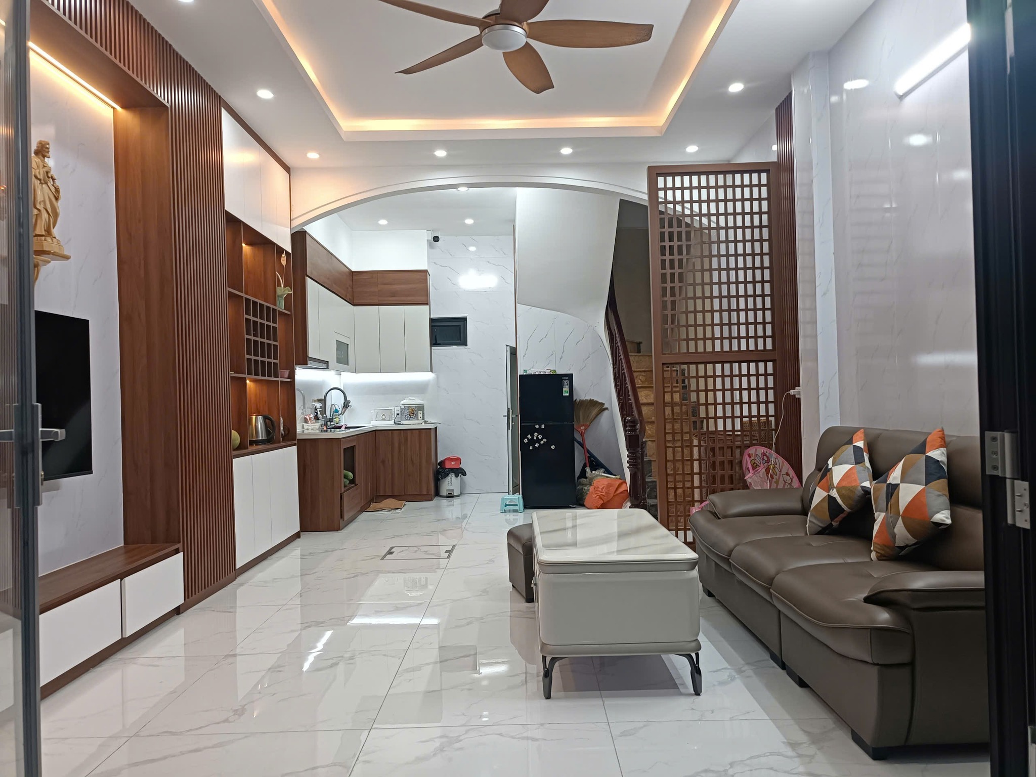 CHÚ HOÀNG GỬI BÁN GẤP NHÀ PHỐ PHƯƠNG CANH – NAM TỪ LIÊM 32m2, 5 NHỈNH 5 tỷ. Ô TÔ ĐỖ GẦN – NHÀ ĐẸP - Ảnh chính