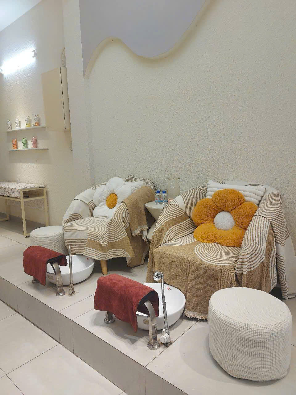 SANG NHƯỢNG TIỆM NAIL – GỘI – NỐI MI MẶT TIỀN Q3 - Ảnh 1