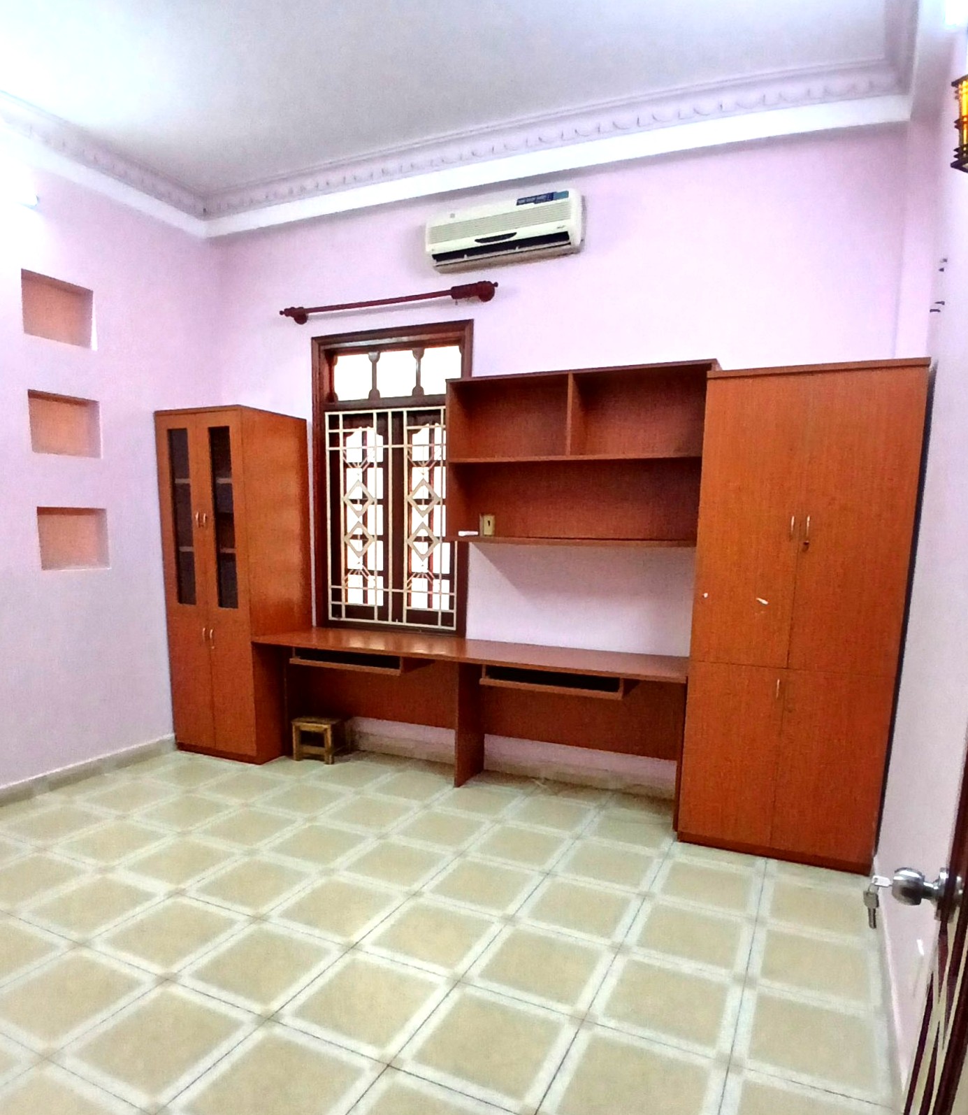 Bán nhà hẻm 43 Cộng Hòa, Phường 4, 4.2x12m, 4 tầng, 46.2m2, 9.5 tỷ TL - Ảnh 1