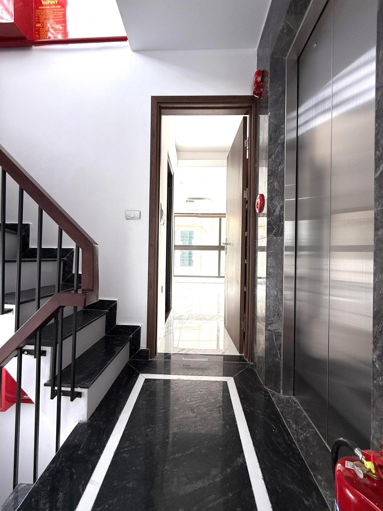 Bán Tòa Dòng Tiền Phố Thái Hà 51m2/ 7T Thang máy, MT 4.6m 18.6 Tỷ. Cách Phố 10m - Ảnh 4