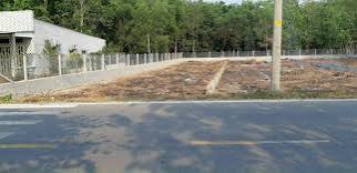 Chính Chủ kẹt tiền bán Gấp Lô Đất Nằm Ngay Trung Tâm Thị Xã 324m2 490tr  Nằm trong khu dân cư Hiện Hữu  Cách Quốc Lộ 13 Chỉ 50m , Mặt Tiền Đường Nhựa 8m . Liên Hệ: 0388158557 Nhận Thông Tin Chi Tiết. - Ảnh chính