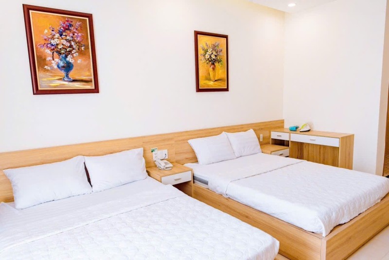 # Nhà Mặt Tiền Hà Huy Tập, 300m2, ngang 20m, 20 phòng KD, thu 250-300 tr/th - Ảnh chính