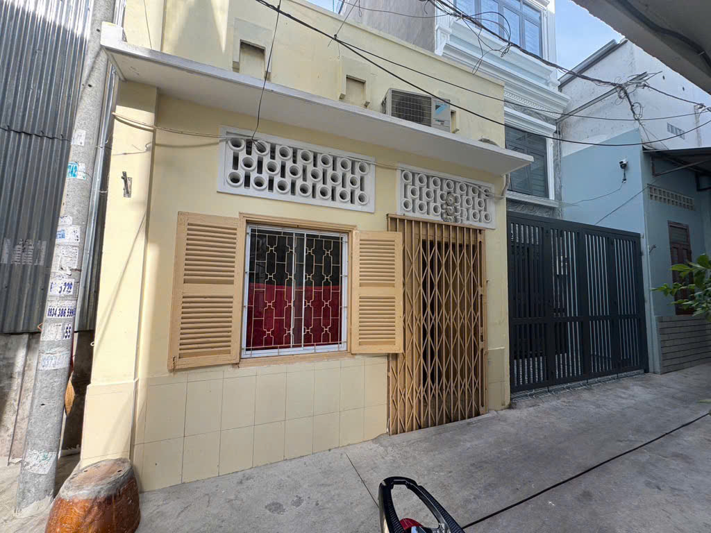 Bán nhà Trần Bình Trọng 3,8m x 10m, hẻm xe hơi cách 1 căn là mặt tiền đường Quận 5, giá tốt - Ảnh 1