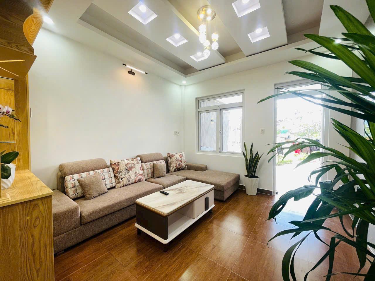 NHÀ ĐẸP SỔ XÂY DỰNG NHƯ TRONG HÌNH TẠI CAO THẮNG P7 ĐÀ LẠT, cách chợ Ngô Quyền chỉ 400m - Ảnh chính