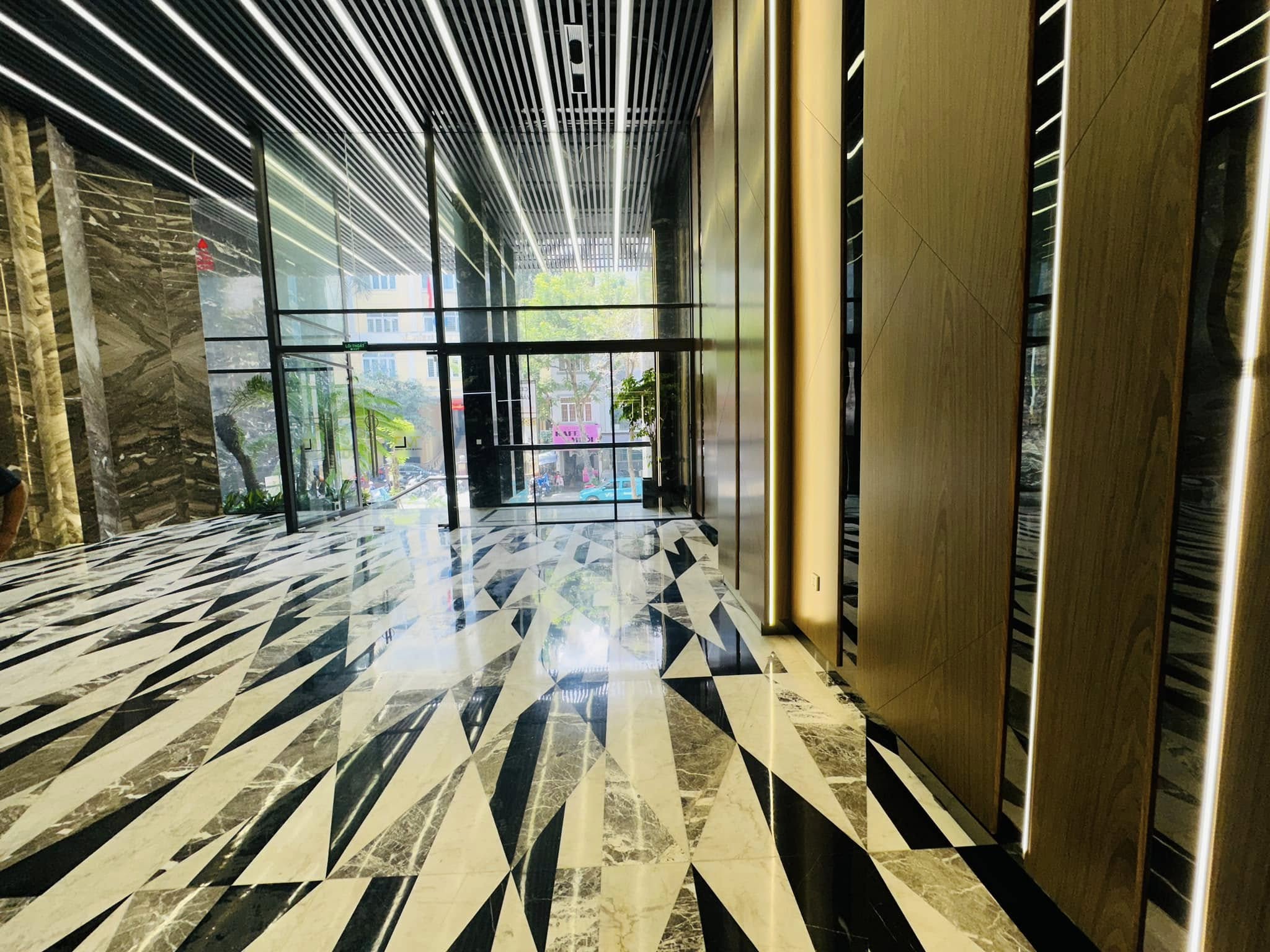 Tòa Building Mặt Phố Đội Cấn (Giang Văn Minh) 450m/10T  Thang máy, MT 10m 378 Tỷ - Ảnh 1