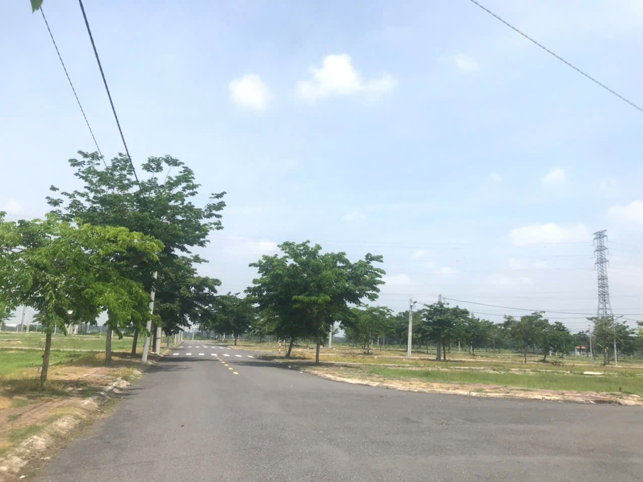CẦN BÁN GẤP LÔ ĐẤT MẶT TIỀN ĐƯỜNG NHỰA 12M, BÌNH DƯƠNG,  GIÁ CHỈ 925 TRIỆU - Ảnh 3