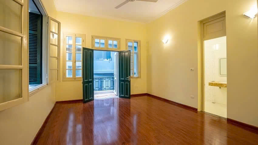 BÁN BIỆT THỰ PHỐ QUẢNG KHÁNH, TÂY HỒ - 126M² - MT 7.8M - SÁT HỒ TÂY, PHỦ TÂY HỒ- CHỈ 40 TỶ - Ảnh 2