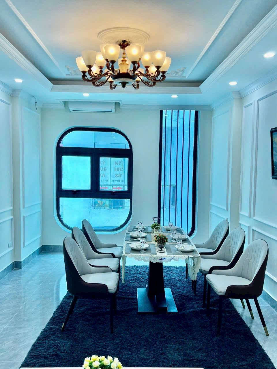 BÁN NHÀ PHỐ NGUYỄN VĂN HUYÊN - 50M² x 7T THANG MÁY - GARA Ô TÔ - KINH DOANH - GIÁ 19.5 TỶ - Ảnh 1