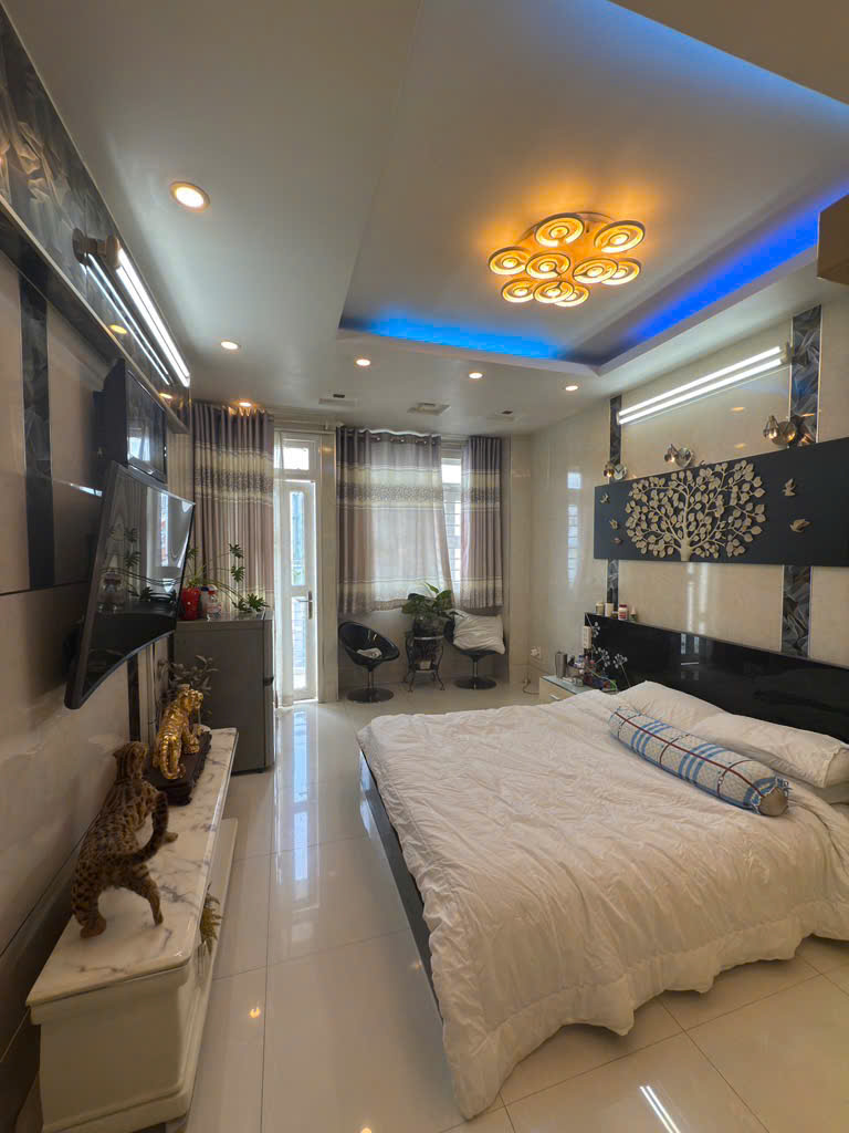 Bán nhà đẹp đẹp 6 Tầng,  Hẻm xe tải, Ngay chợ Phạm Văn Hai, Giá 11.95 tỷ, Tân Bình - Ảnh 1