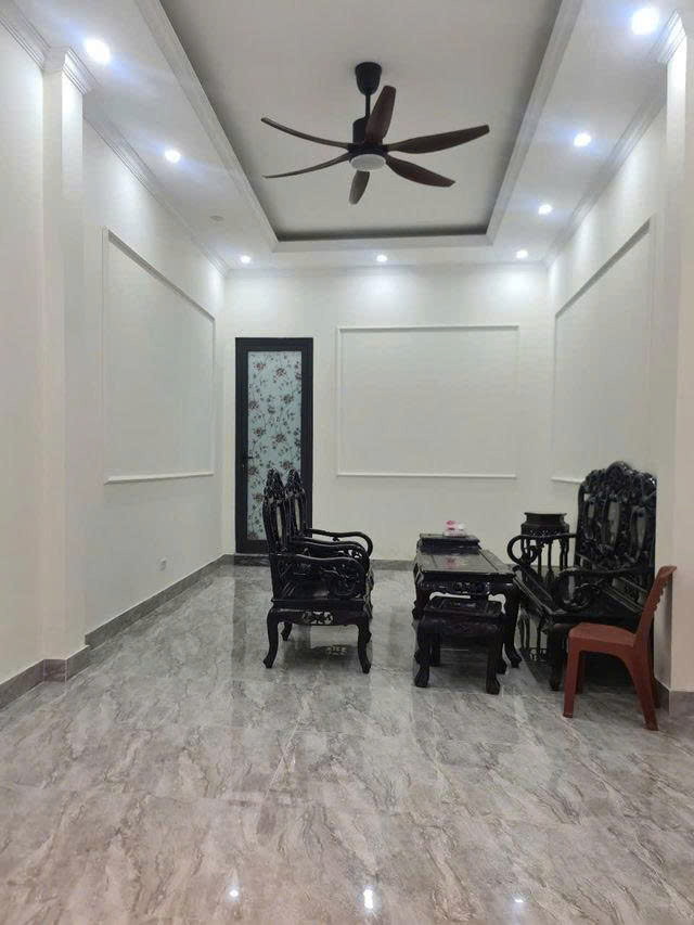NHÀ MỚI MẶT NGÕ THÔNG Ô TÔ QUA Phố Nguyễn Văn Cừ Cừ 72m2,4 tầng 13.5 tỷ Long Biên. - Ảnh 2