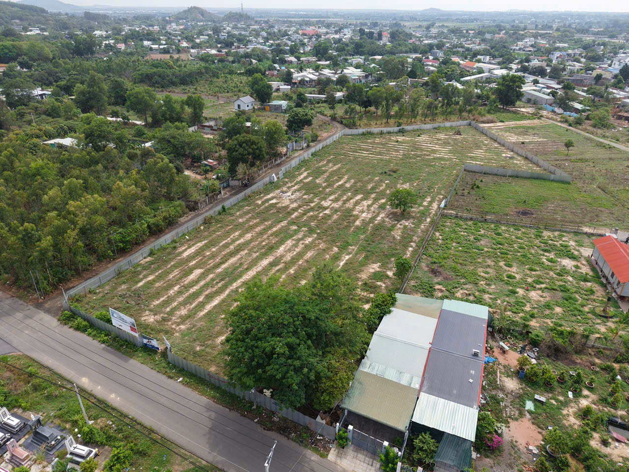 bán gấp 7000 m2 góc 2mt tiếp giáp 164m đường nhựa giá rẻ 2 triệu/m2 - Ảnh 2