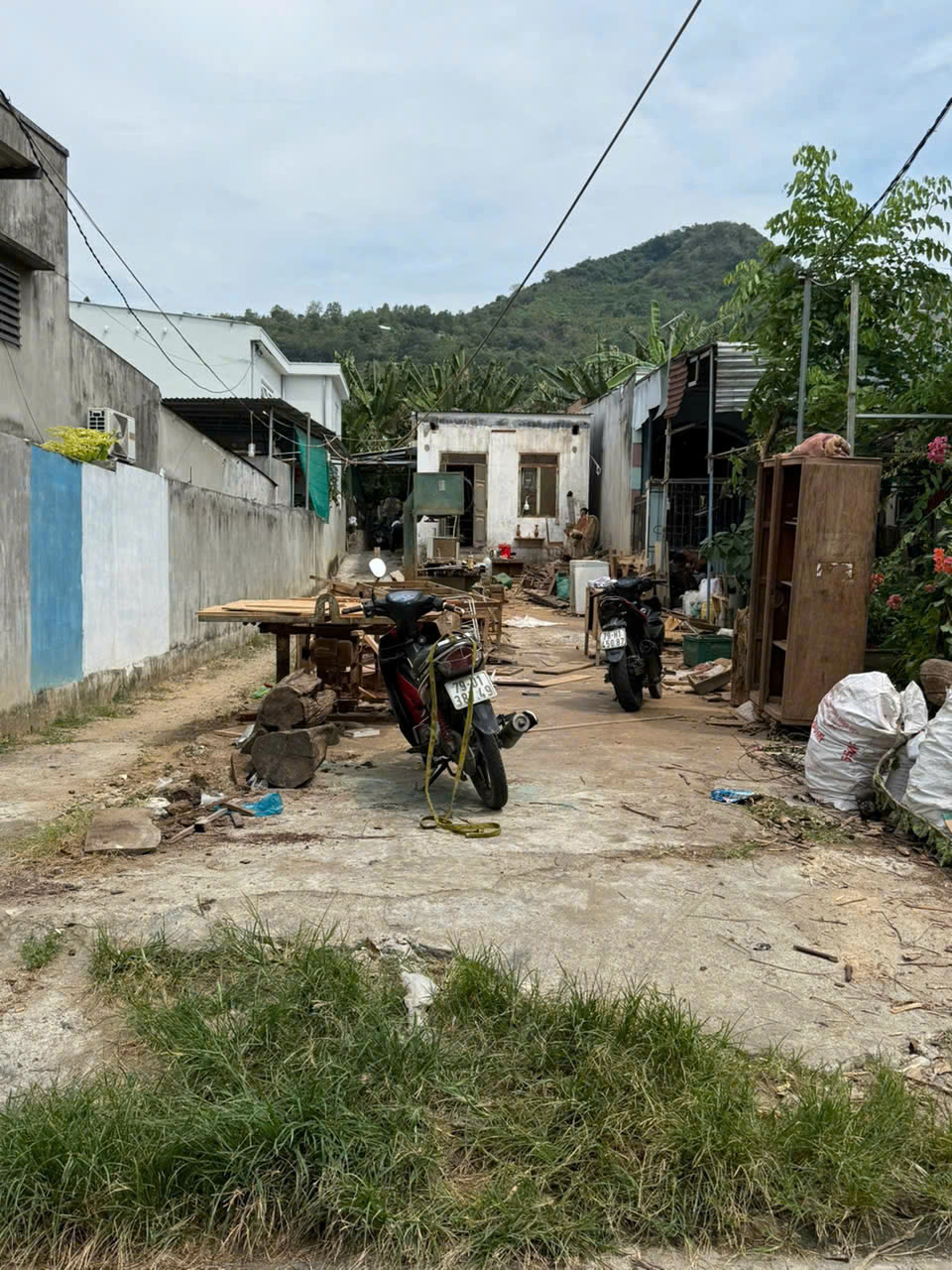 BÁN Nhà có 5 căn phòng trọ- CẠNH BIỂN HÒN CHỒNG - GIÁ RẺ - Ảnh chính
