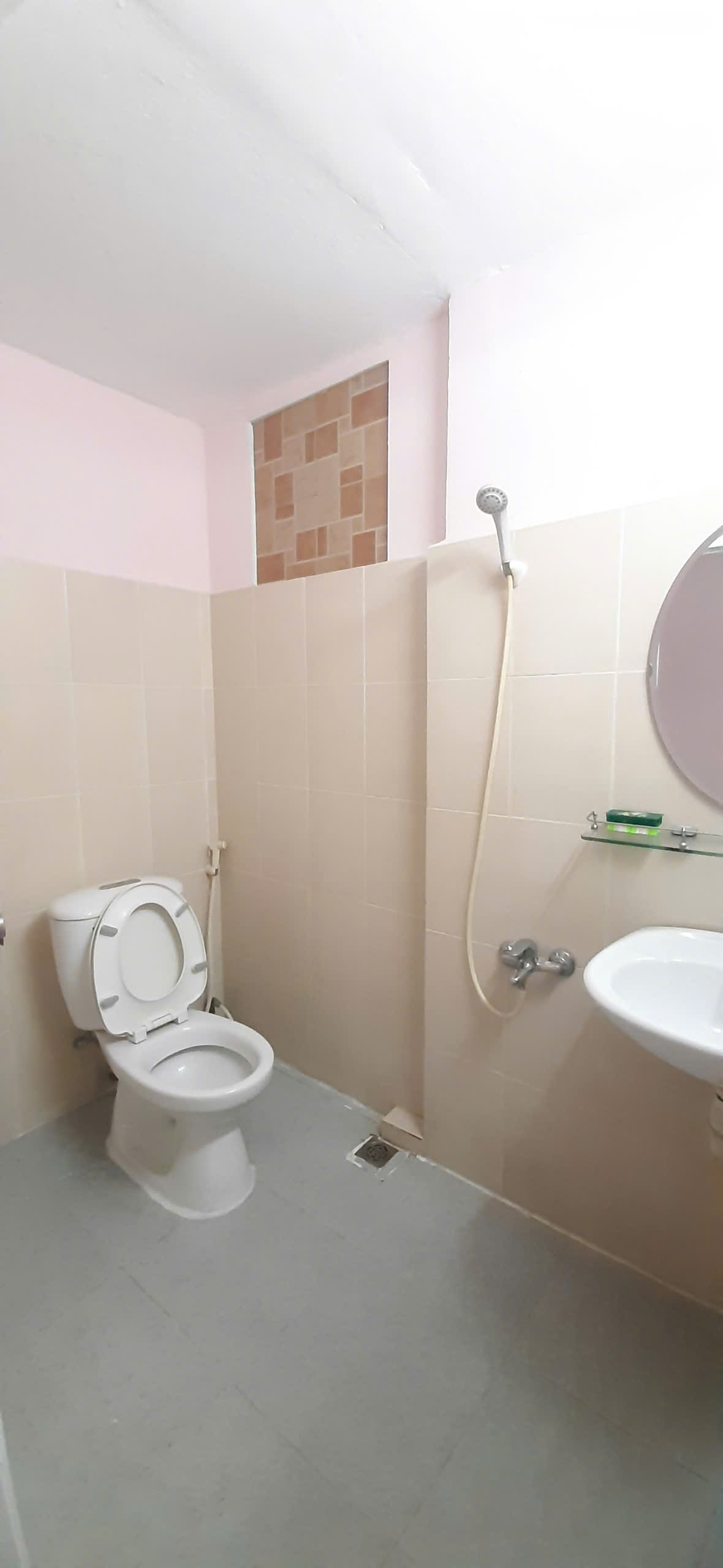 Cho thuê NNC Trệt, lửng, 2 lầu, ST sau lưng căn MT đường Cống Quỳnh P. Phạm Ngũ Lão Q1. Giá 24 Triệu - Ảnh 2