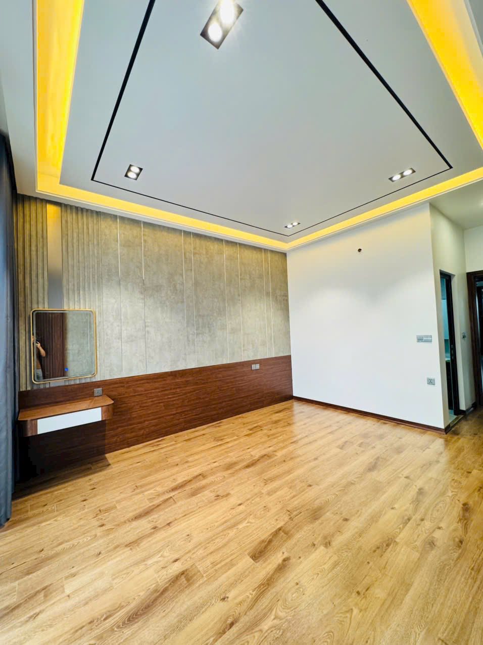 Bán nhà 4 tầng có thang máy KDC Ngọc Châu, Đồng Triều, TP HD, 81m2, mt 4.5m, 5 ngủ - Ảnh 3