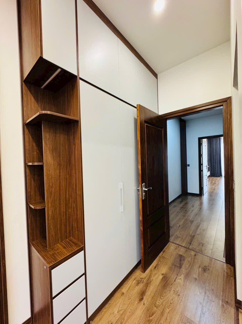 Bán nhà 4 tầng có thang máy KDC Ngọc Châu, Đồng Triều, TP HD, 81m2, mt 4.5m, 5 ngủ - Ảnh 6