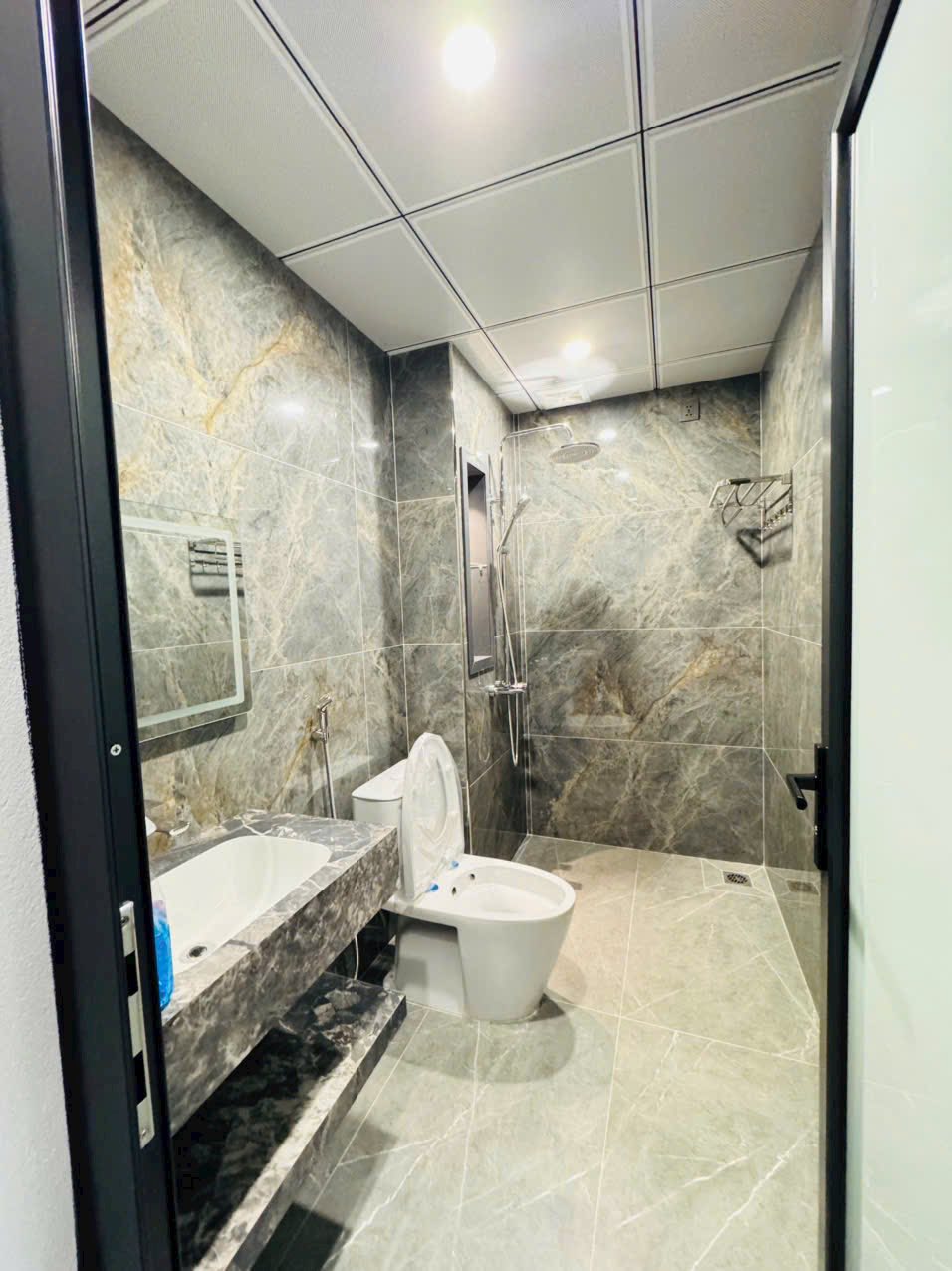 Bán nhà 4 tầng có thang máy KDC Ngọc Châu, Đồng Triều, TP HD, 81m2, mt 4.5m, 5 ngủ - Ảnh 8