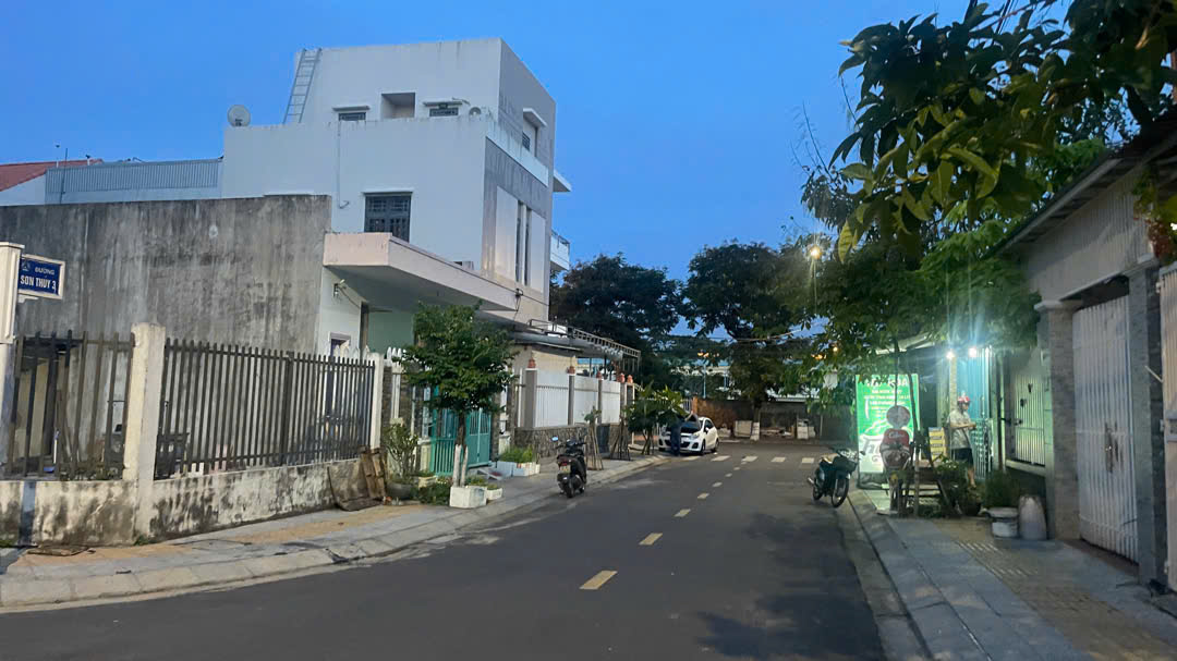 🏡 [SIÊU PHẨM] NHÀ 3 TẦNG ĐƯỜNG SƠN THỦY 3 - CÁCH VÕ NGUYỄN GIÁP 10 PHÚT, AN NINH TUYỆT ĐỐI - CHỈ - Ảnh chính