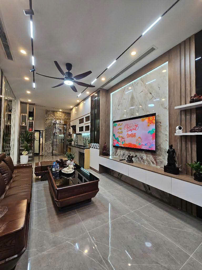 Trung tâm quận Hoàng Mai - gần hồ Đền Lừ - 38m - 5 tầng –sẵn sổ đỏ, nội thất - Ảnh chính