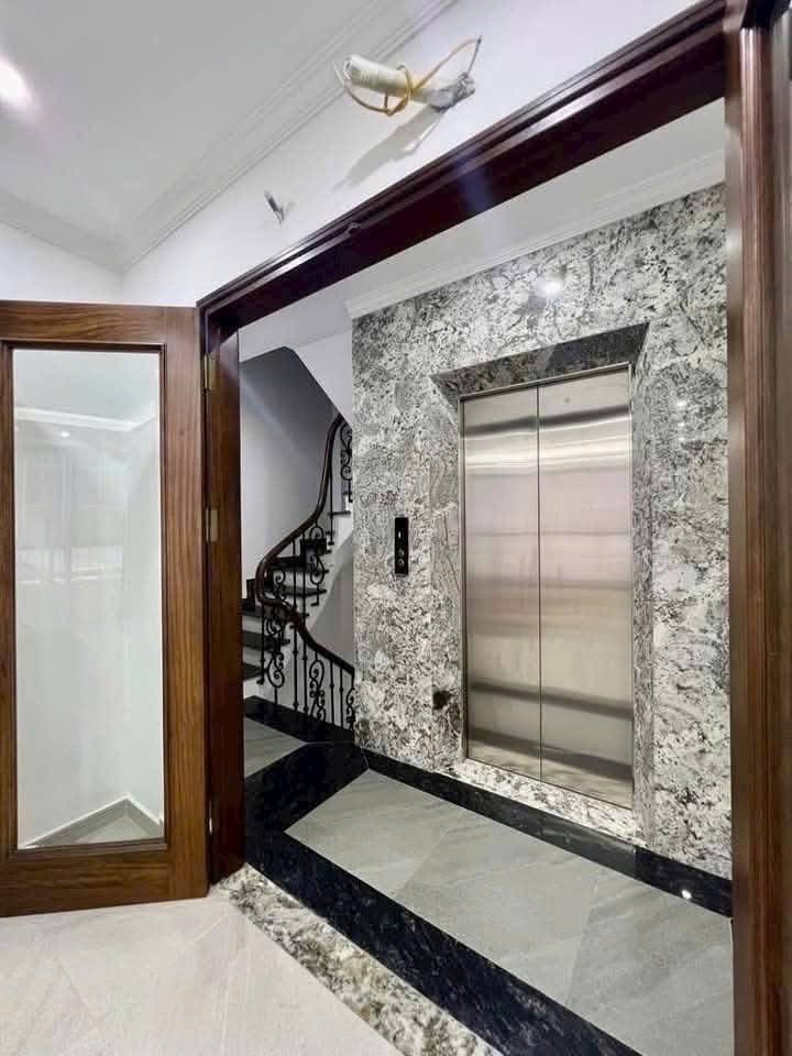 BIỆT THỰ PHỐ ĐẲNG CẤP TẠI LÂM HẠ - GARA - THANG MÁY - CHỈ HƠN 14 TỶ - Ảnh 2