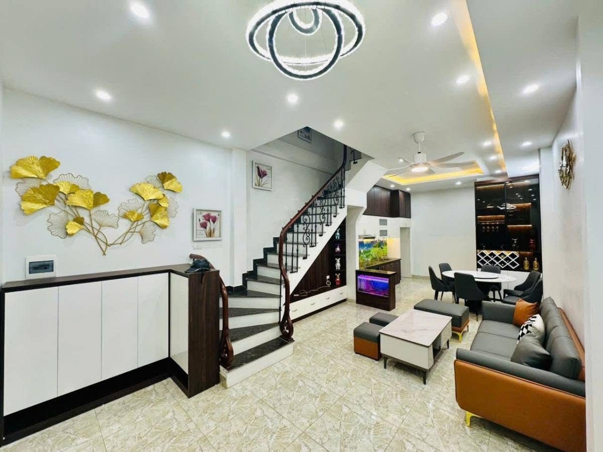 NHÀ ĐẸP PHƯƠNG MAI - TRUNG TÂM ĐỐNG ĐAI – ÔTÔ ĐỖ CỬA – XE TẢI CÁCH 30M – GIÁ 11 TỶ - Ảnh 1