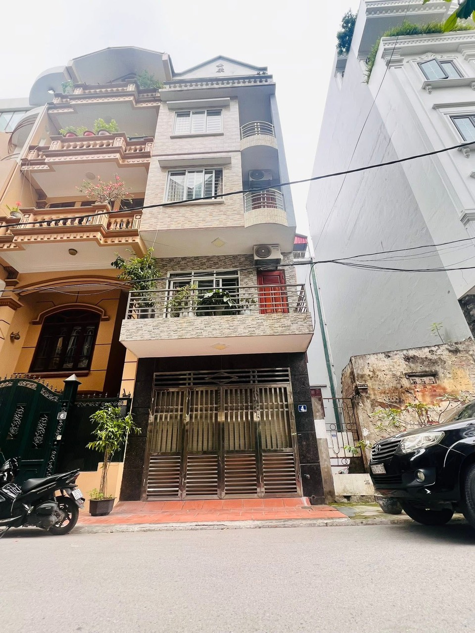 MẶT NGÕ NGHĨA ĐÔ VỈA HÈ ÔTÔ TRÁNH KINH DOANH SIÊU ĐỈNH GIÁ 27 TỶ - Ảnh 1