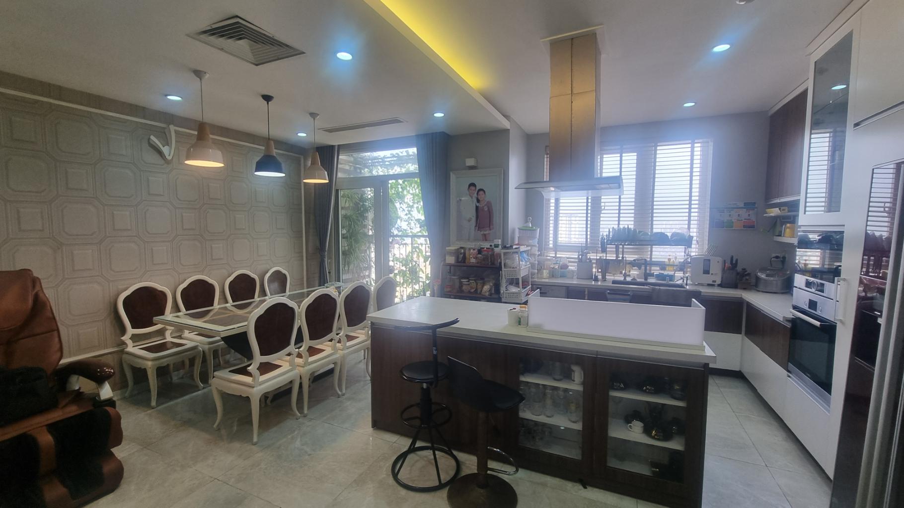 Chung cư 62 Nguyễn Huy Tưởng Địa linh hội tụ – căn hộ Mai Sơn 174m² chỉ 9 tỷ - Ảnh chính