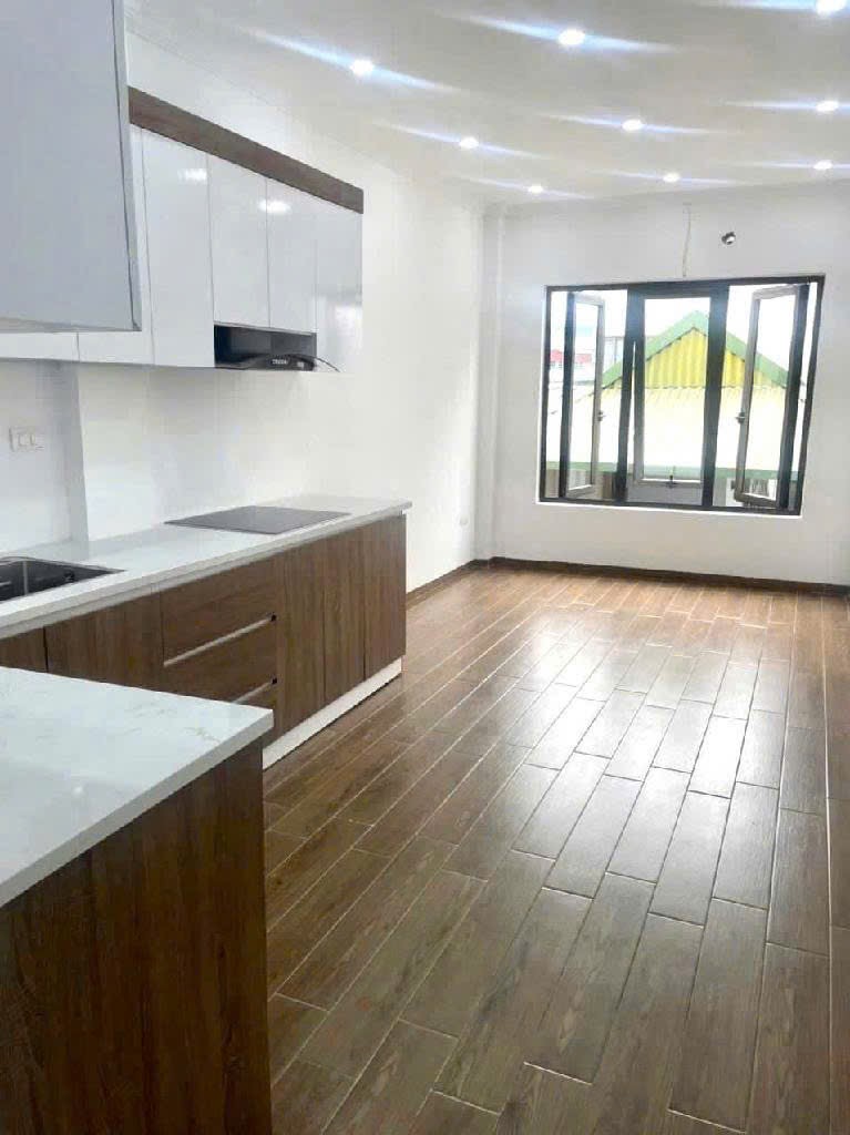 Bán nhà Đội Cấn mới koong, 6 tầng thang máy, cách ô tô tránh vài bước chân - Ảnh 2