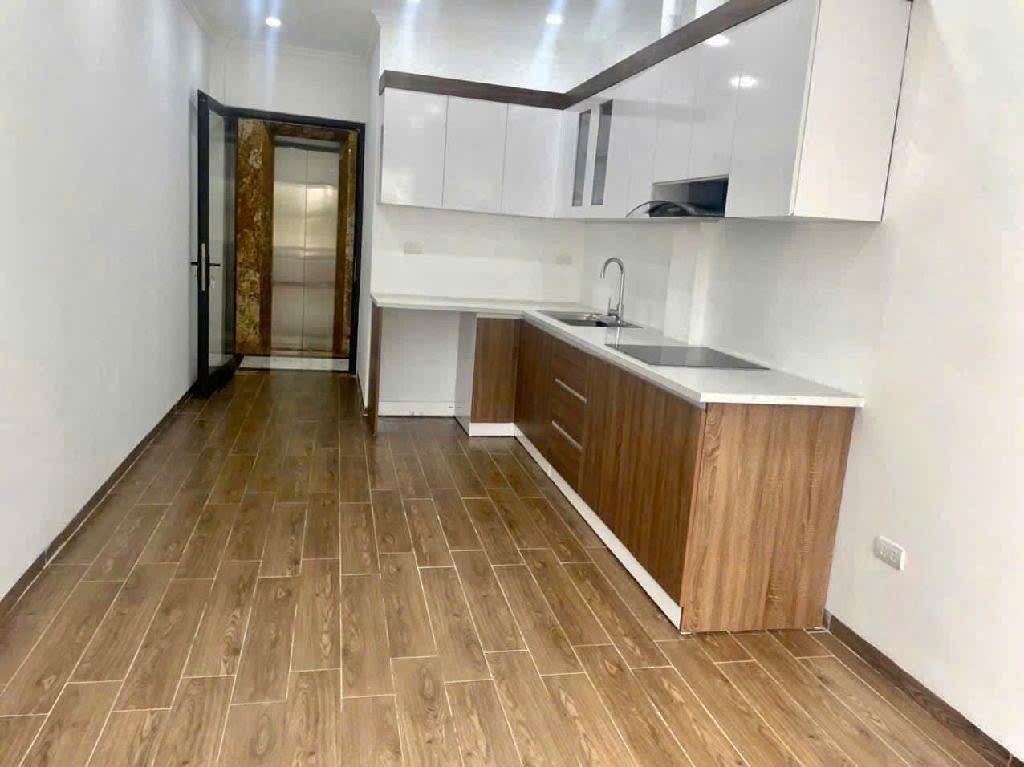 Bán nhà Đội Cấn mới koong, 6 tầng thang máy, cách ô tô tránh vài bước chân - Ảnh 3