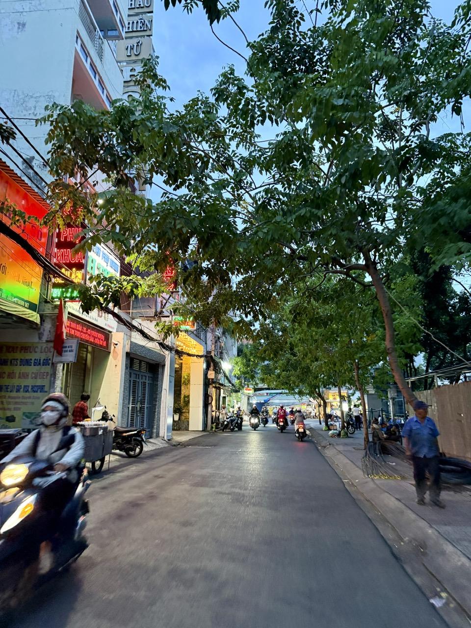 **Bán nhà hẻm 730 Lạc Long Quân, phường 9 Tân Bình; (6*11) 2 lầu nhà đẹp - Ảnh 4