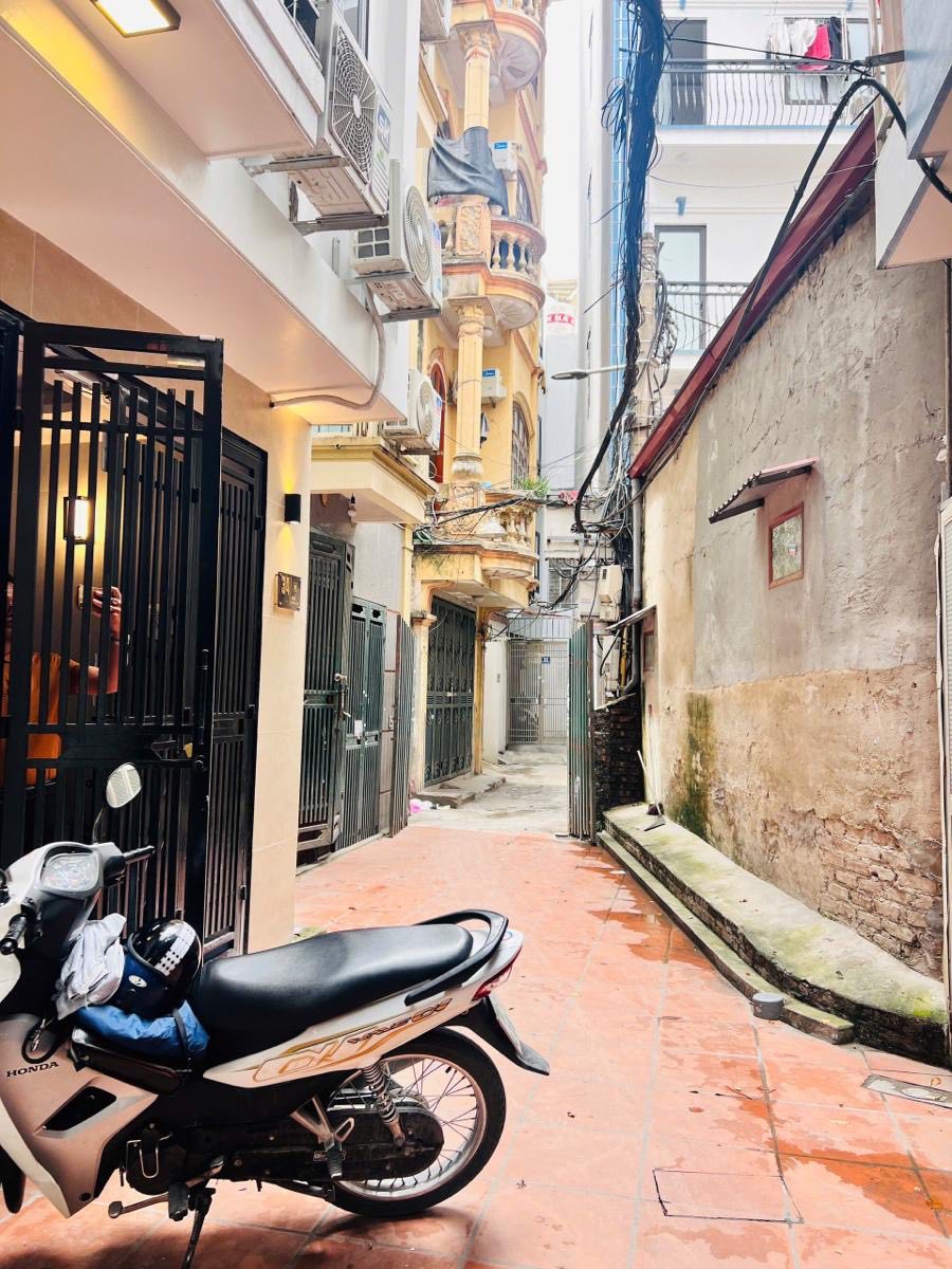 Bán Căn Hộ Dịch Vụ Phố Dương Quảng Hàm (Nguyễn Văn Huyên) 40/45m, 5Tầng 9.65  Tỷ - Ảnh 1