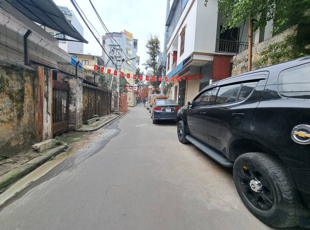 Bán nhà phố Phương Mai, Đống Đa 43m2, 4 tầng 5 ngủ mặt tiền 4.2m nhỉnh 11 tỷ gần Hồ - Ảnh chính