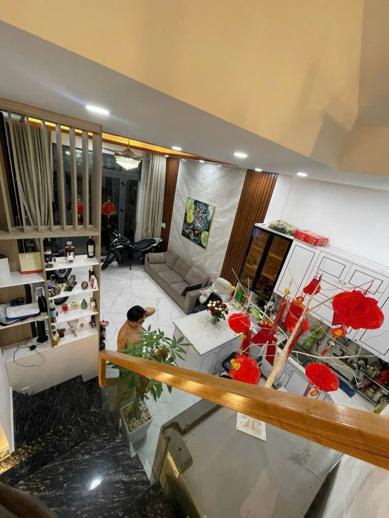 XE HƠI ĐẬU TRONG NHÀ NGANG 4 X10 -4T TRUNG TÂM Q4 <br>NHÀ MỚI CÓ 7 TỶ - Ảnh 4