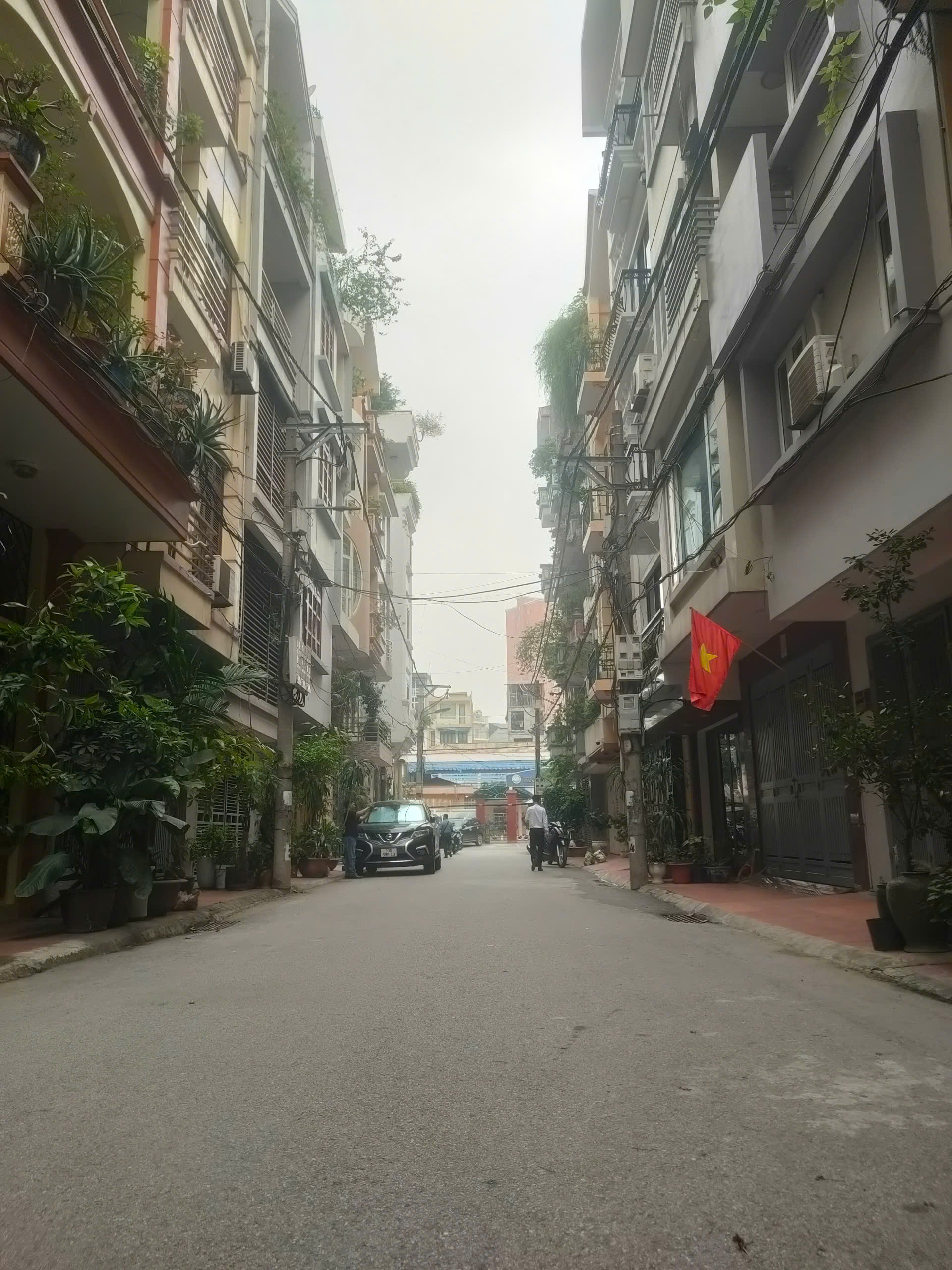 BÁN NHÀ HOÀNG NGÂN CẦU GIẤY, ÔTÔ TRÁNH, VỈA HÈ, KINH DOANH ĐỈNH, 65M2 GIÁ 23 TỶ - Ảnh chính