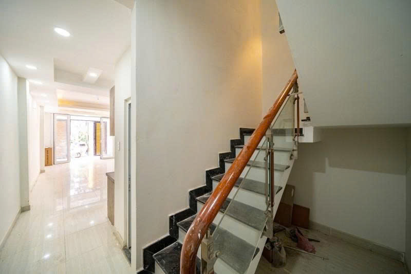 Bán nhà Hẻm xe hơi 5m Cách Mạng Tháng 8 - Phạm Văn Hai, 3,5x17.5m, 3 Tầng, 8,6 tỷ - Ảnh 1