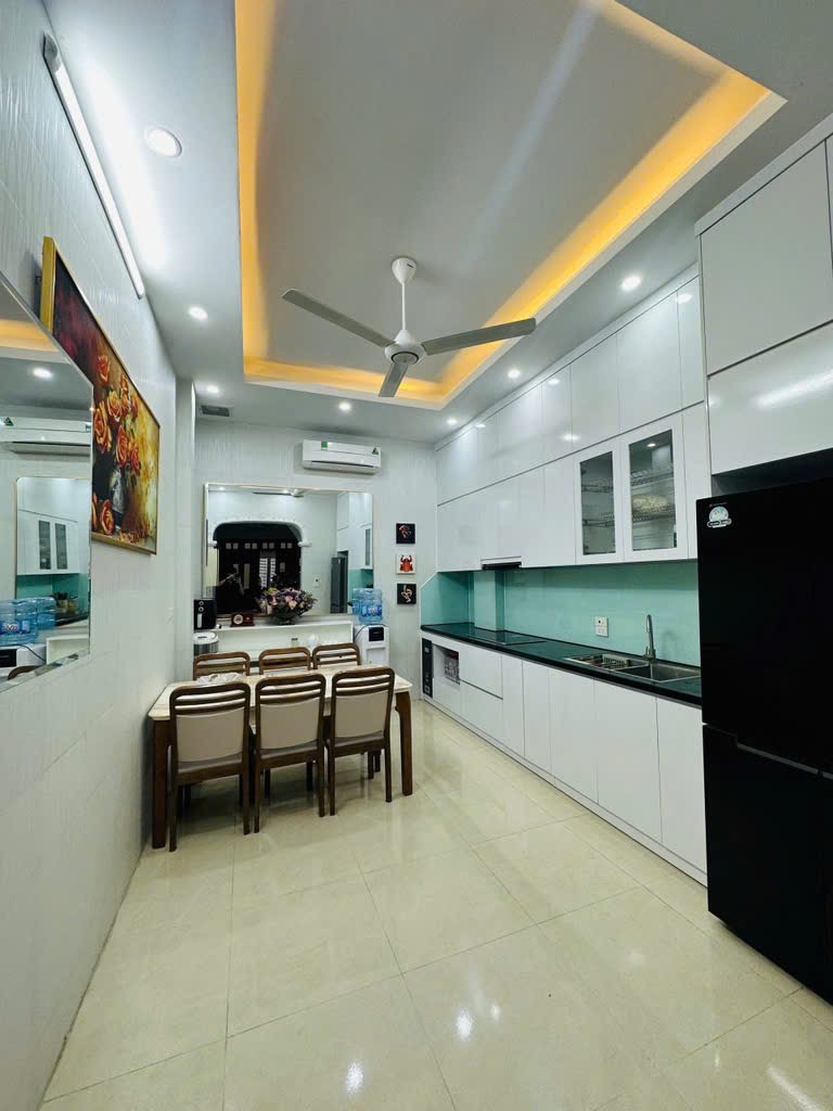 Nhà đẹp 5 tầng An Dương, ô tô con lùi cửa, sổ đỏ chính chủ - Ảnh 1