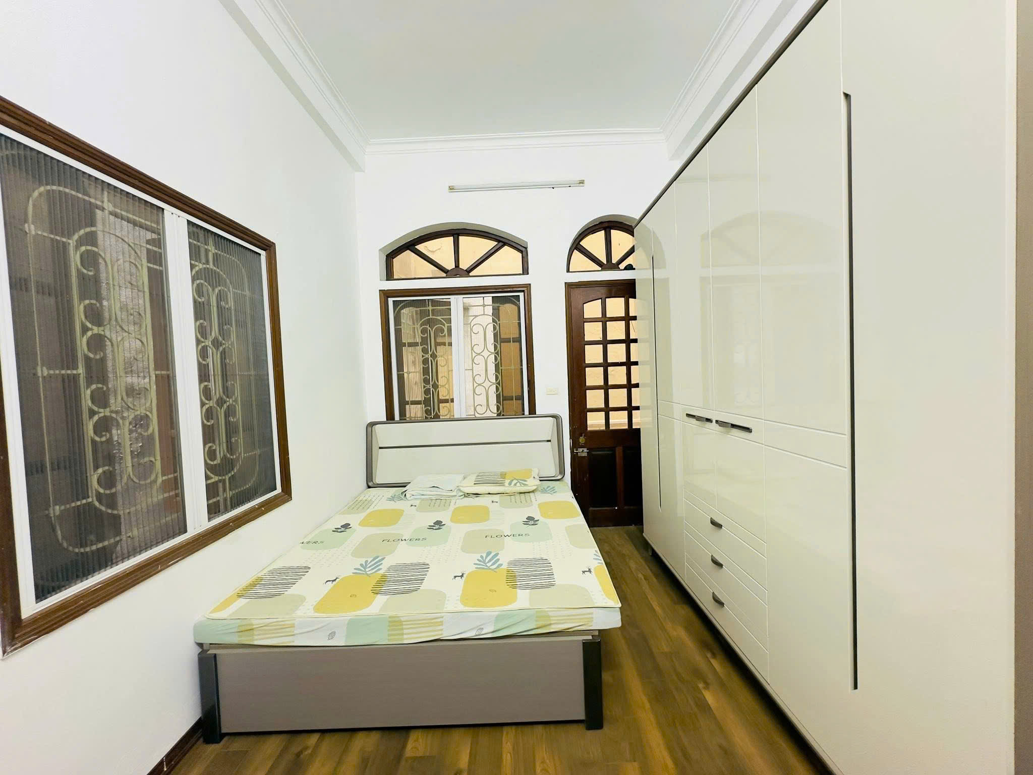 NHÀ ĐƯỜNG LÁNG NGÃ TƯ SỞ - CÁCH PHỐ 30M DT 58m2 3 tầng mặt tiền 5.1m Giá 9.4 tỷ - Ảnh 1