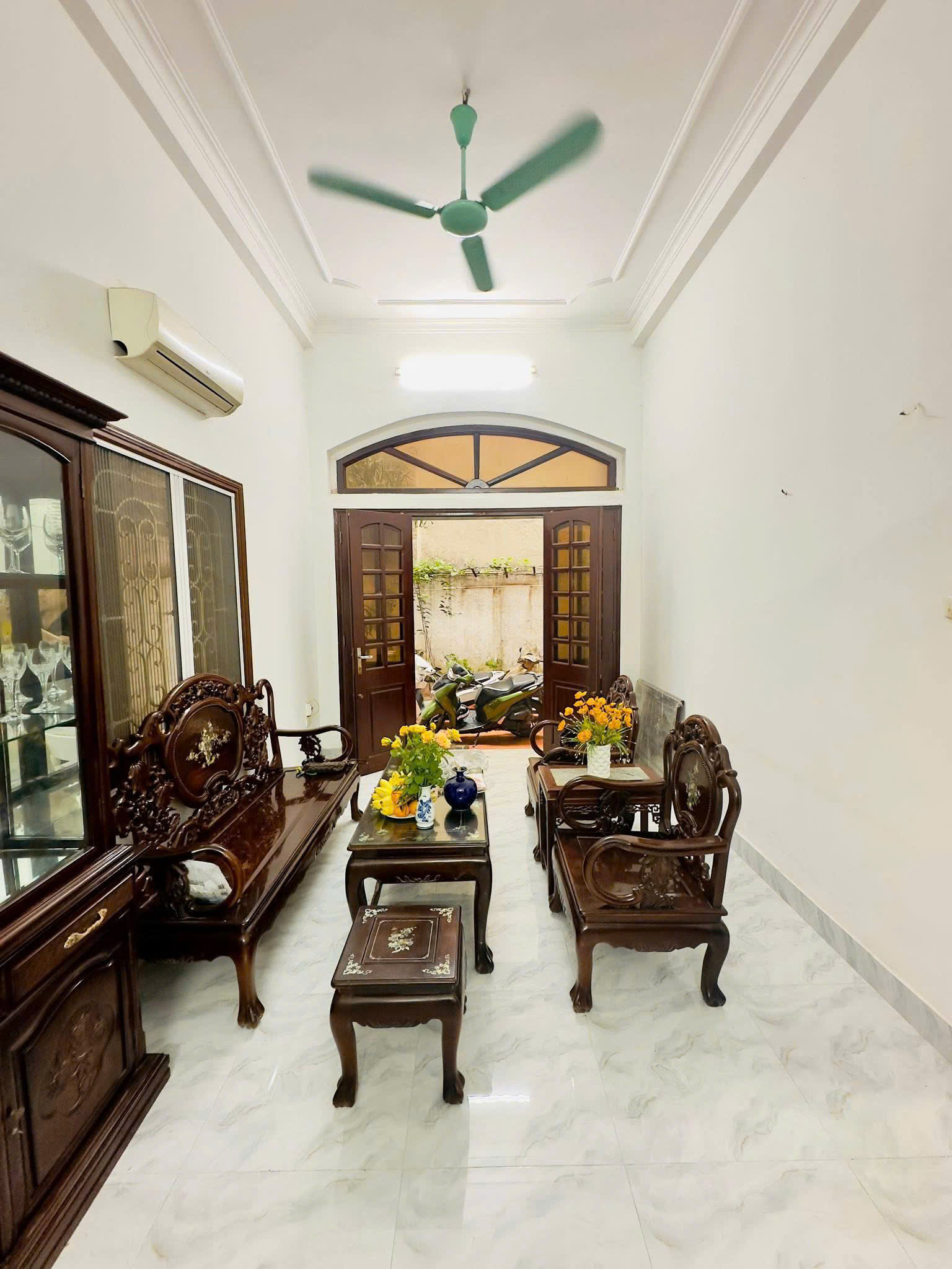 NHÀ ĐƯỜNG LÁNG NGÃ TƯ SỞ - CÁCH PHỐ 30M DT 58m2 3 tầng mặt tiền 5.1m Giá 9.4 tỷ - Ảnh 2