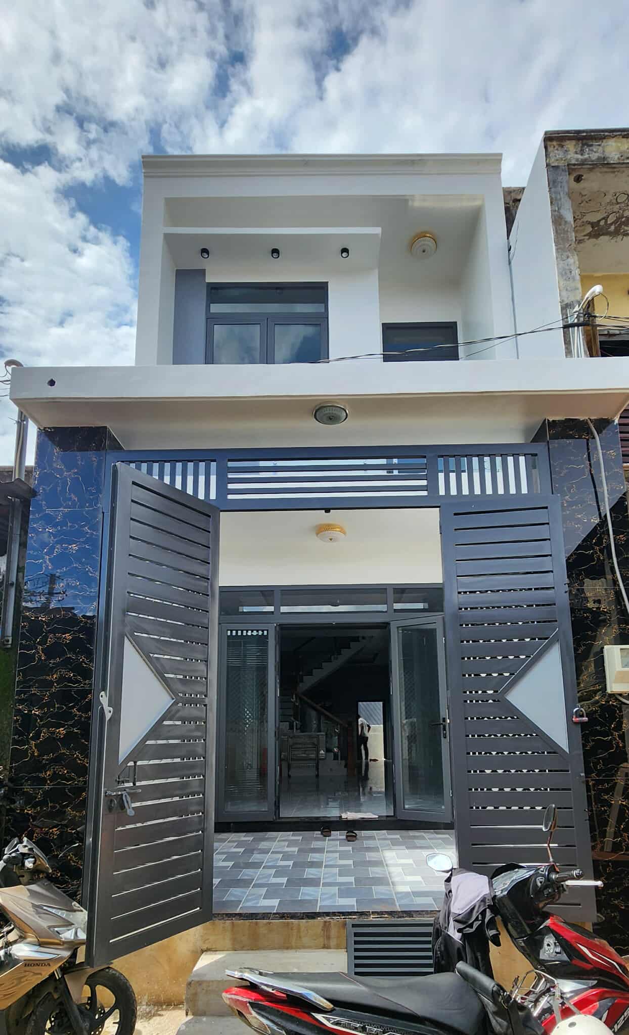 Bán Nhà 2 Tầng Mới Tân Xuân, Hóc Môn - 62m2 Vuông Vức, Xe Hơi Đỗ Cửa. - Ảnh chính