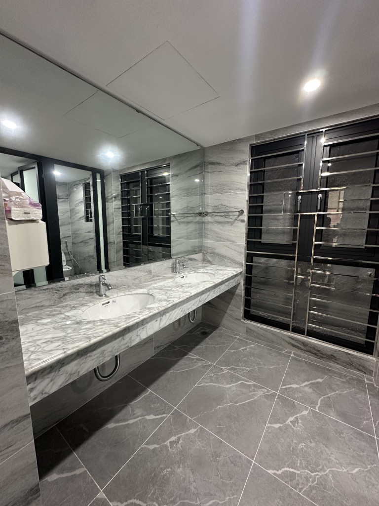 (Tin thật 100%) Bán tòa VP cao cấp 2 mặt tiền 136m2 x 9T tại mặt phố Trần Vỹ - Cho thuê 2,2 tỷ/năm - Ảnh 3