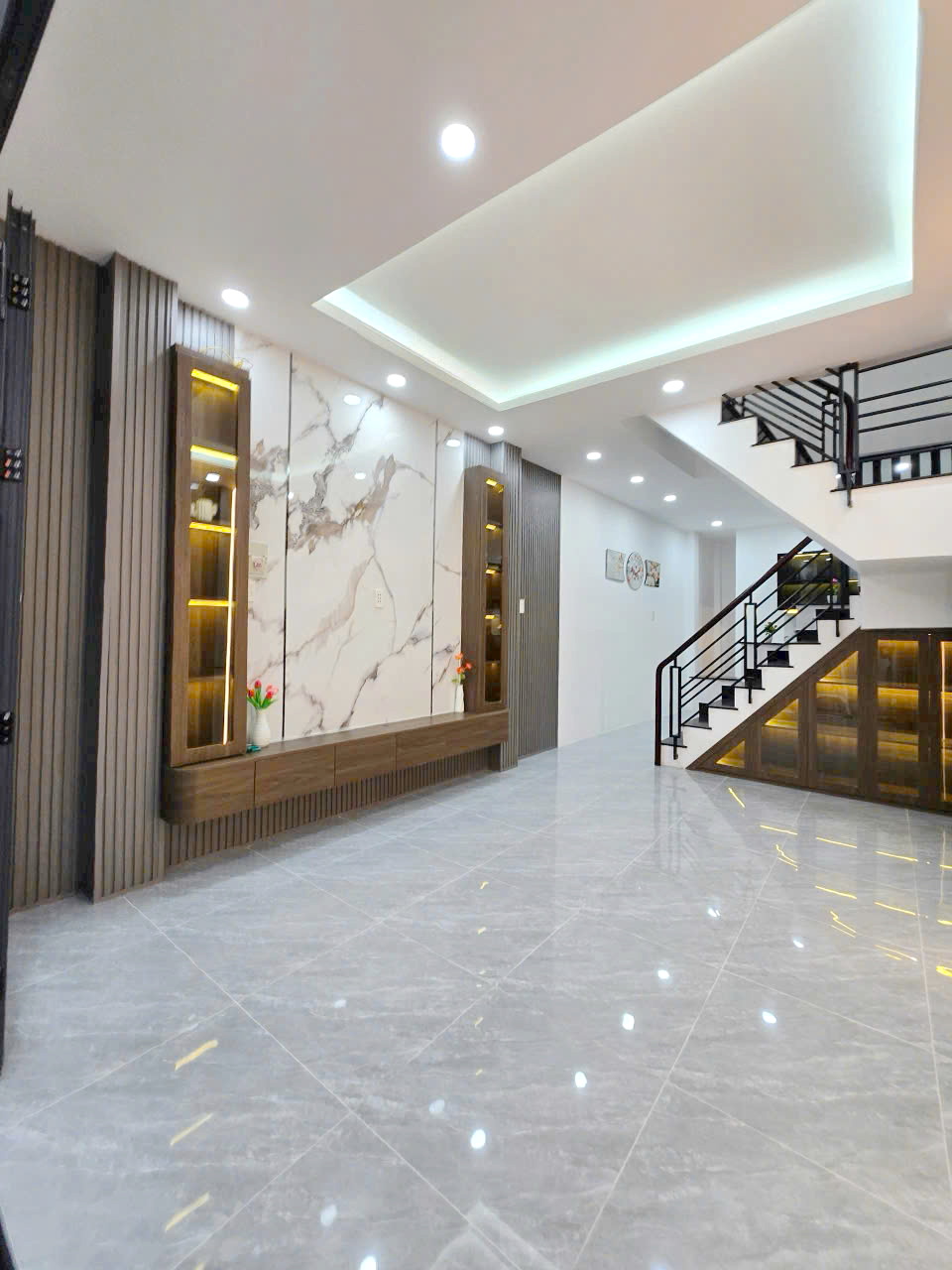 Nhà 1 lầu cạnh hẻm xe hơi Âu Dương Lân P3Q8 - Ảnh 1