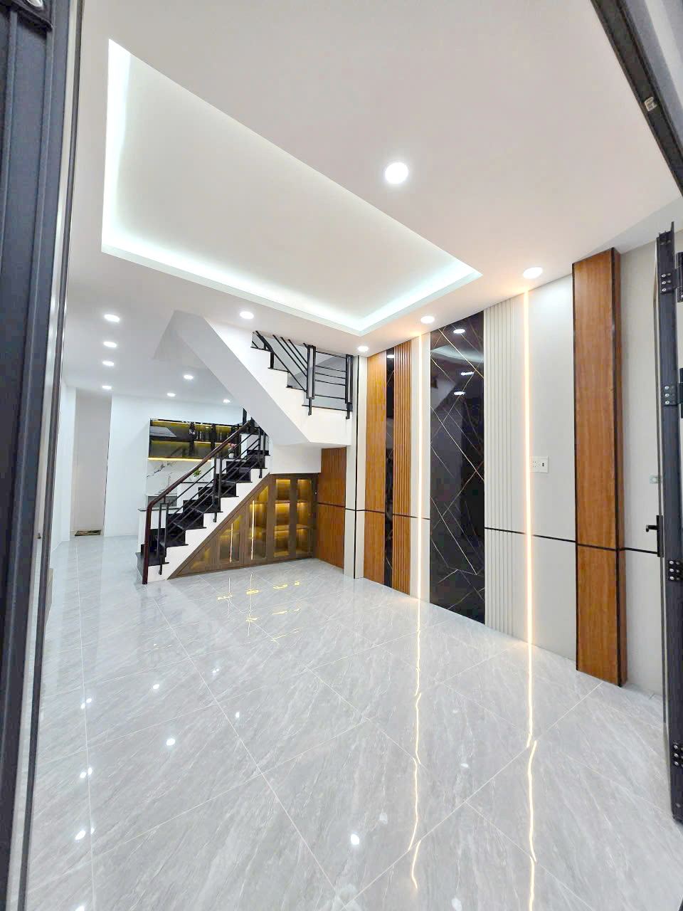 Nhà 1 lầu cạnh hẻm xe hơi Âu Dương Lân P3Q8 - Ảnh 2