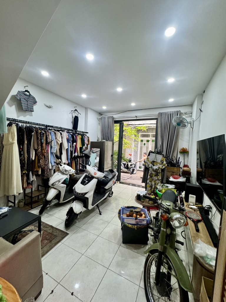 BÁN NHÀ - QUẬN 3 - LÊ VĂN SỸ - 2 TẦNG - 34M2 - HẺM 4M - HẺM THÔNG - NHỈNH 5 TỈ - Ảnh 2