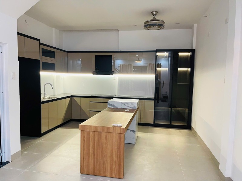 ► Mặt Tiền Hàn Mặc Tử, gần Chợ Đống Đa, 61m2, 3 tầng cứng sạch đẹp, 5.x tỷ - Ảnh 1