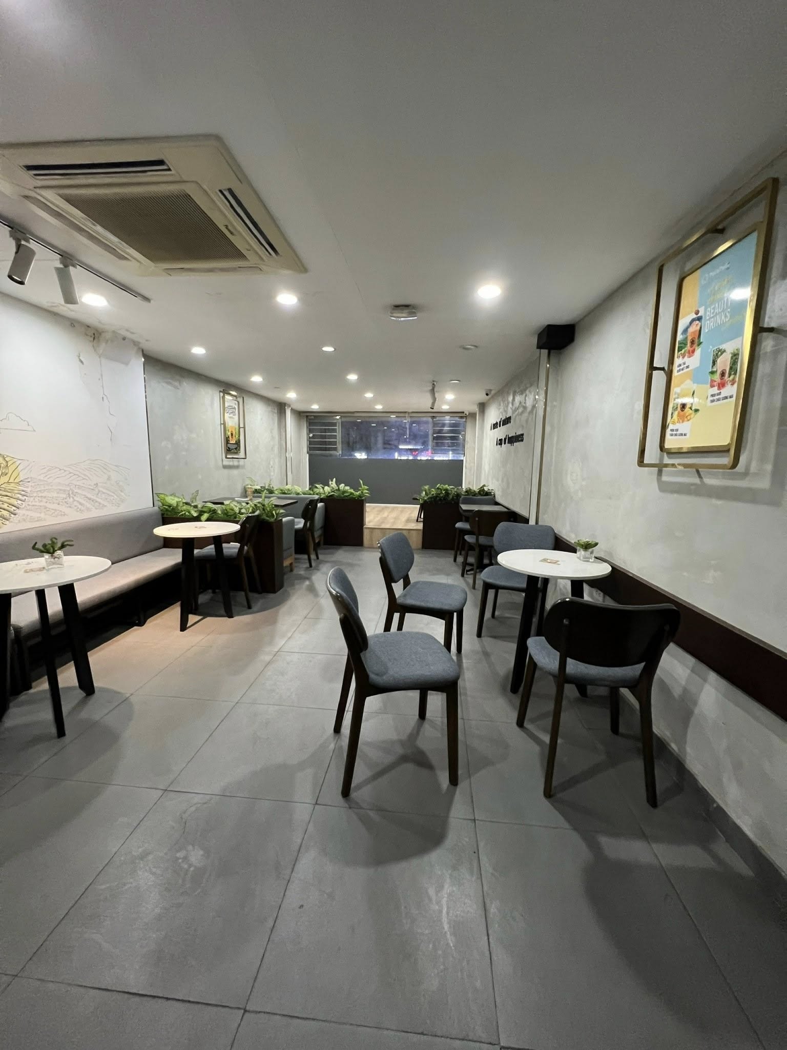 Bán nhà mặt phố Lạc Long Quân vỉa hè kinh doanh, thang máy 55m 7tầng 27,0tỷ - Ảnh 1