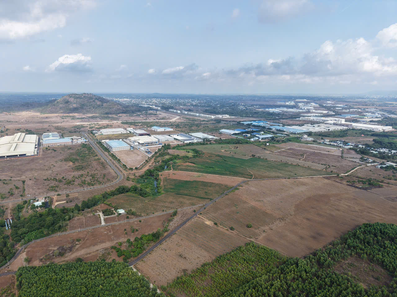 Đất làm DA ngay KCN Sonadezi Châu Đức 375.482m²  có 3.000m² TC  giá 2 Tr/m² - Ảnh 1