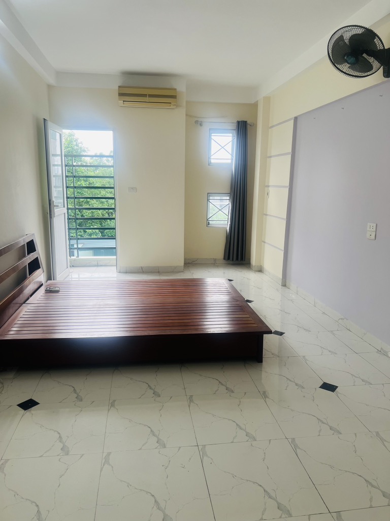 CHÍNH CHỦ CẦN BÁN GẤP NHÀ 5 TẦNG TẠI TRUNG TÂM SÀI ĐỒNG – GẦN Ô TÔ – SỔ ĐỎ SẴN SÀNG GIAO DỊCH - Ảnh 1