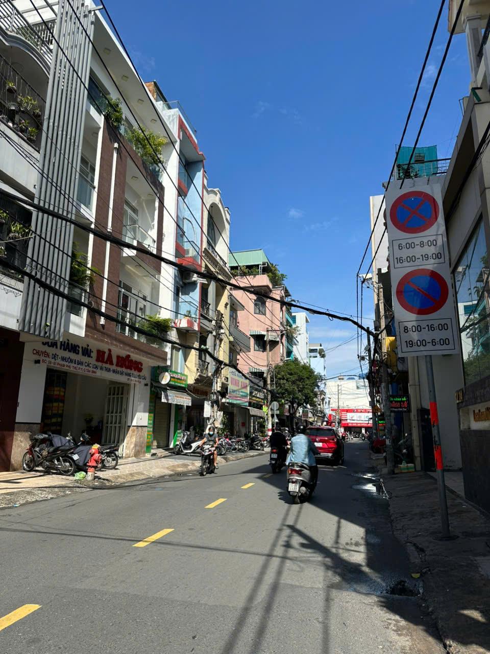**Bán nhà hẻm 23 đường C1, phường 13, Tân Bình (4,7x22) dòng tiền sẵn - Ảnh 2